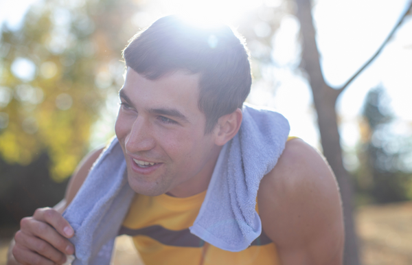 Consejos de aseo esenciales para hombres activos